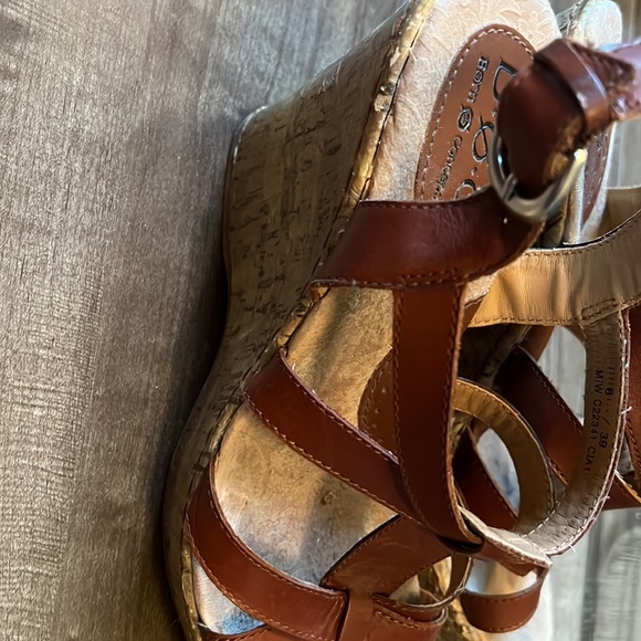 Born wedge sandal in brown leather with cork platform and rubber sole - Picture 2 of 8